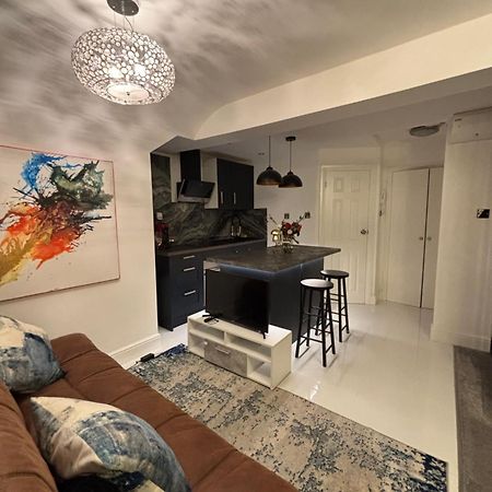 לונדון Newly Renovated Modern Studio Apartment In West Kensington מראה חיצוני תמונה